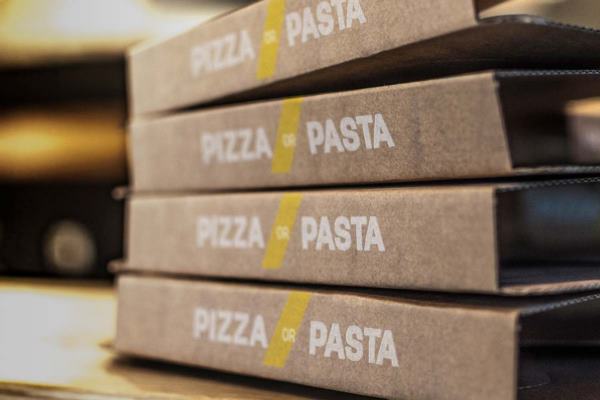 不勒斯披萨片与意大利面产品包装设计 