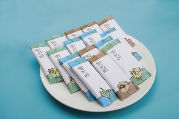 婴儿食品鸭米饼插画包装设计 