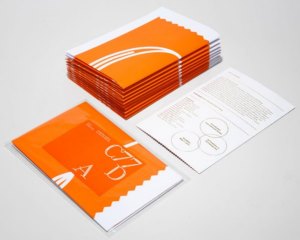 以橙色为主的画册设计案例赏析 