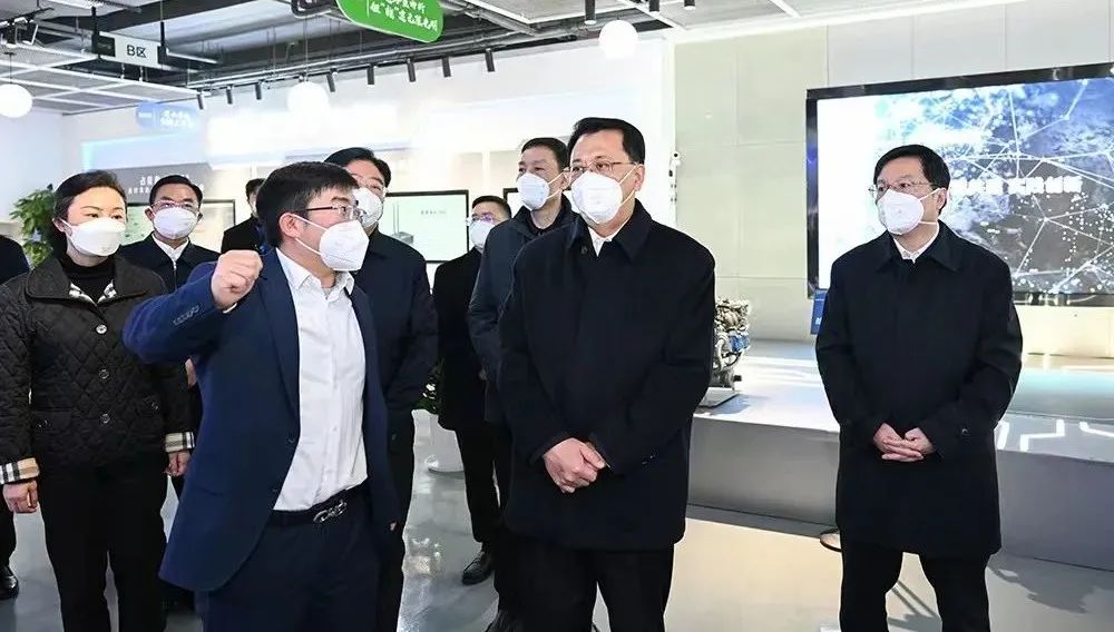 藝點(diǎn)意創(chuàng)旗下忽米——新任重慶市委書記調(diào)研民營(yíng)企業(yè)第一站！ 