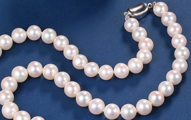 YES'PEARL珍珠美人品牌宣传标语：温润 优雅