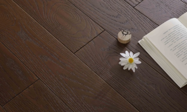 东鹏木地板品牌宣传标语：环保 耐用