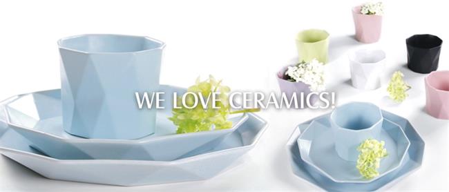 庆发品牌宣传标语：WE LOVE CERAMICS!