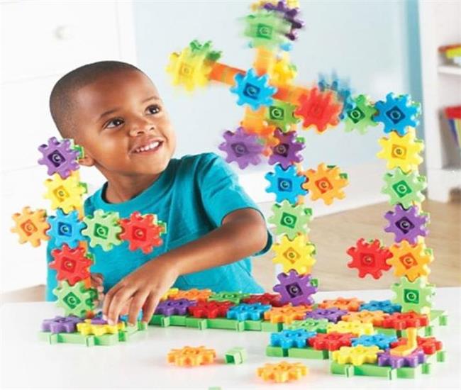 Learning Resources品牌宣传标语：动态玩具和家庭生活开创者